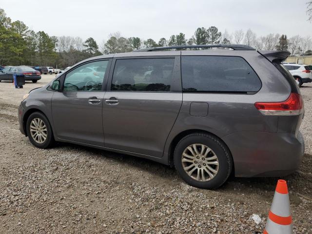 Photo 2 from auction – 2011 TOYOTA SIENNA XLE with VIN 5TDYK3DC4BS161020