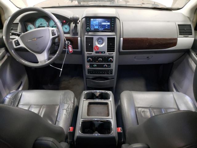 Photo 8 from auction – 2010 CHRYSLER TOWN & COU with VIN 2A4RR5D11AR353118
