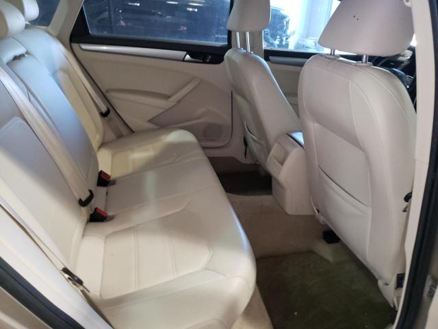 Photo 10 from auction – 2015 VOLKSWAGEN PASSAT S with VIN 1VWAT7A34FC120191