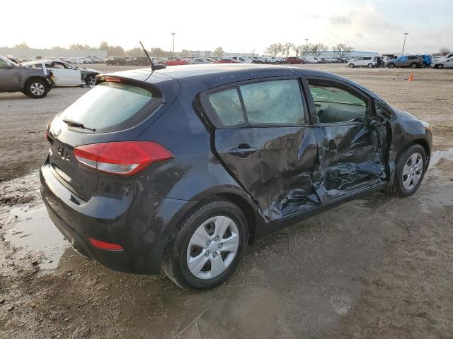 Photo 3 from auction – 2017 KIA FORTE LX with VIN KNAFK5A88H5677394