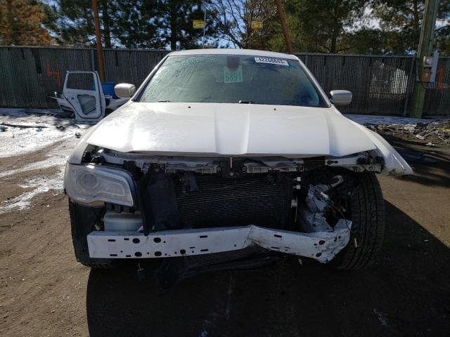 Photo 5 from auction – 2016 CHRYSLER 300C with VIN 2C3CCAKG4GH161790