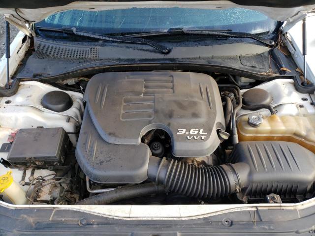 Photo 11 from auction – 2015 CHRYSLER 300 LIMITE with VIN 2C3CCAAG7FH766659