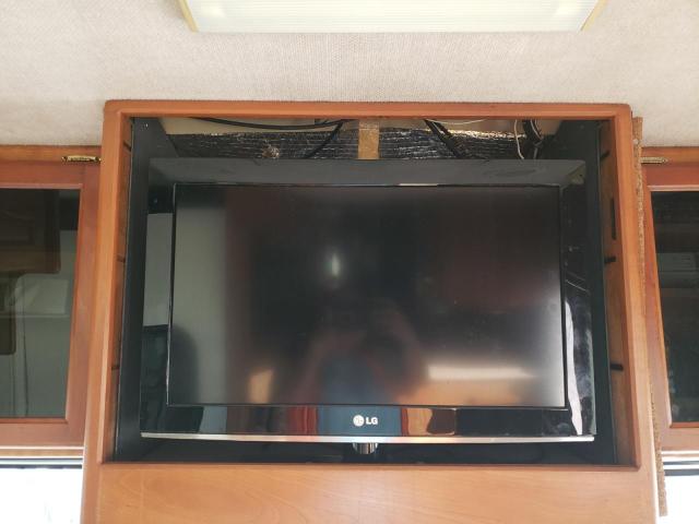 Photo 10 from auction – 2004 WORKHORSE CUSTOM CHASSIS MOTORHOME with VIN 5B4MP67G343390900