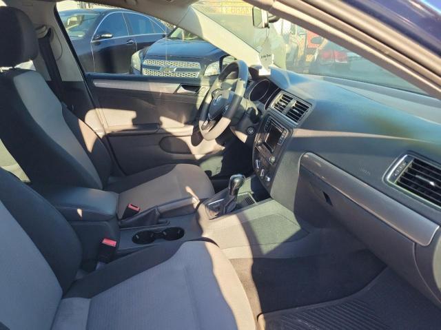 Photo 5 from auction – 2017 VOLKSWAGEN JETTA S with VIN 3VW2B7AJ9HM331958