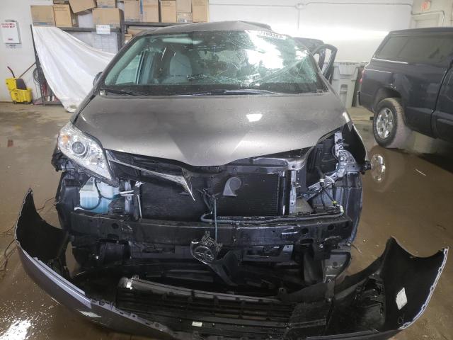 Photo 5 from auction – 2018 TOYOTA SIENNA with VIN 5TDKZ3DC4JS912410