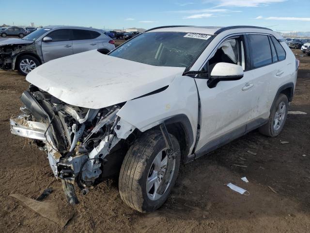 Photo 1 from auction – 2020 TOYOTA RAV4 XLE with VIN JTMW1RFV2LD060941