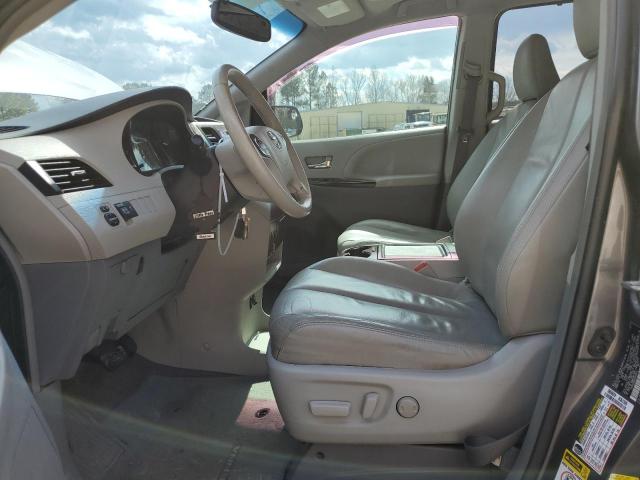 Photo 7 from auction – 2013 TOYOTA SIENNA XLE with VIN 5TDYK3DC8DS340616