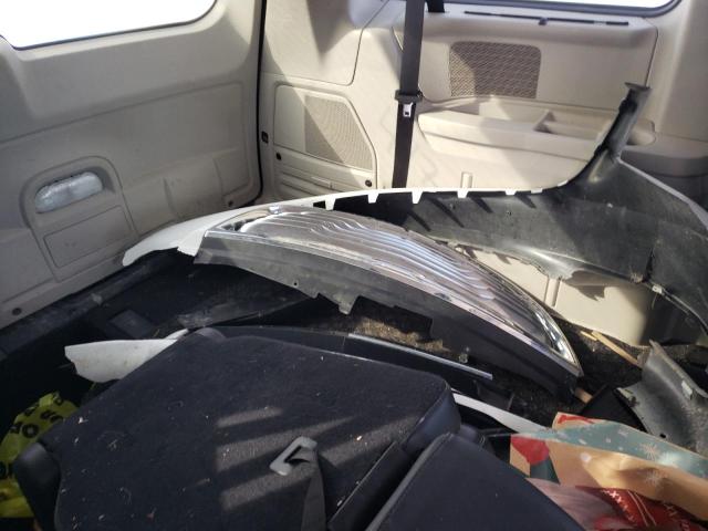 Photo 13 from auction – 2014 CHRYSLER TOWN & COU with VIN 2C4RC1GG3ER312771