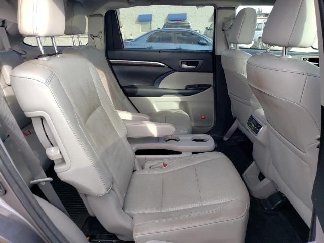 Photo 11 from auction – 2016 TOYOTA HIGHLANDER with VIN 5TDDCRFH5GS017250