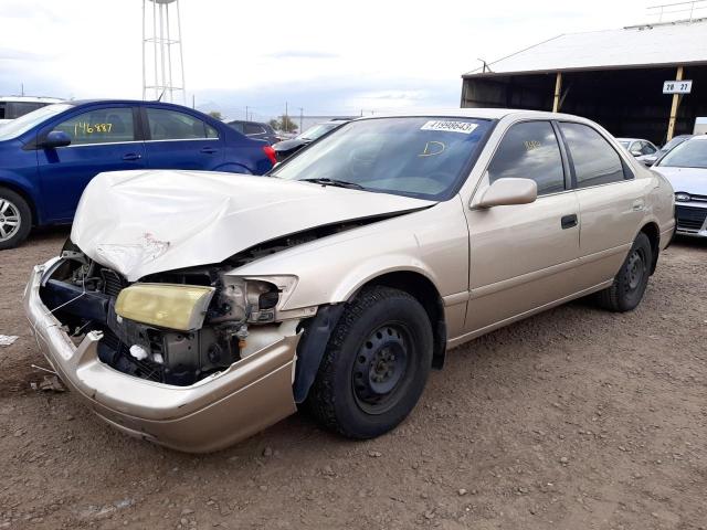 TOYOTA CAMRY CE 2000 with VIN 4T1BG22K9YU971352 - Photo from auction