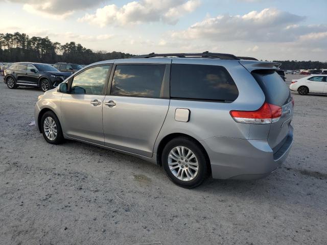 Photo 2 from auction – 2011 TOYOTA SIENNA XLE with VIN 5TDYK3DC1BS022480