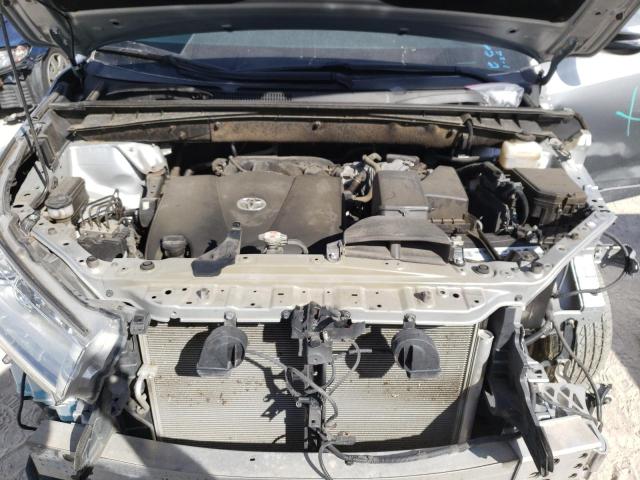 Photo 12 from auction – 2018 TOYOTA HIGHLANDER with VIN 5TDKZRFH5JS547909