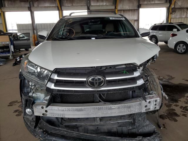 Photo 5 from auction – 2017 TOYOTA HIGHLANDER with VIN 5TDDZRFHXHS478301