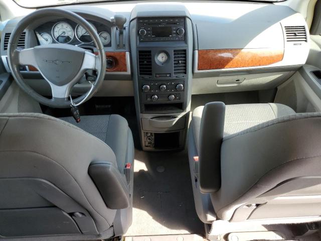 Photo 8 from auction – 2008 CHRYSLER TOWN & COU with VIN 2A8HR54P58R611150