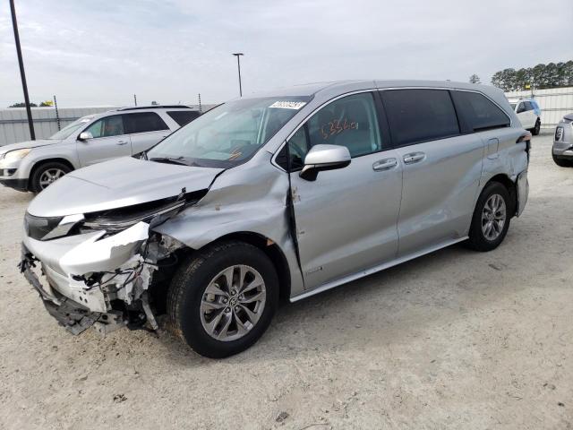 TOYOTA SIENNA LE 2021 with VIN 5TDKRKEC5MS017733 - Photo from auction