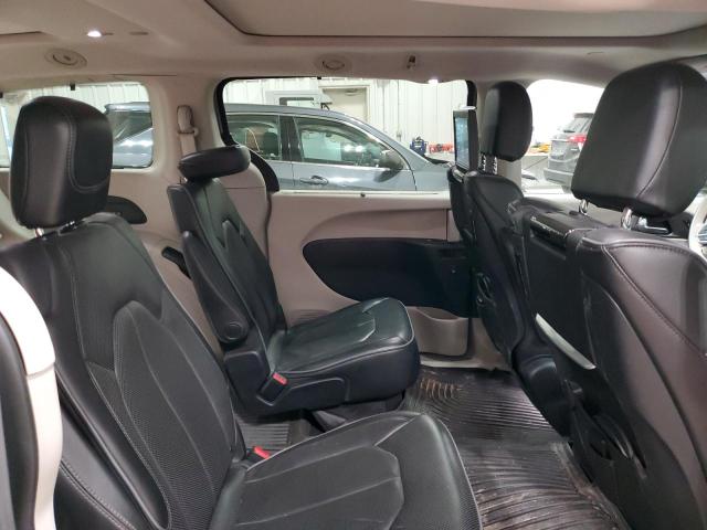 Photo 11 from auction – 2017 CHRYSLER PACIFICA L with VIN 2C4RC1GG5HR703330