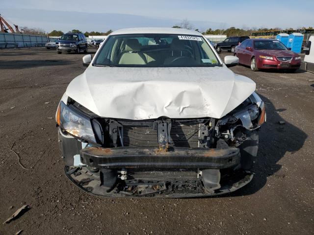 Photo 5 from auction – 2013 VOLKSWAGEN PASSAT S with VIN 1VWAP7A36DC137589