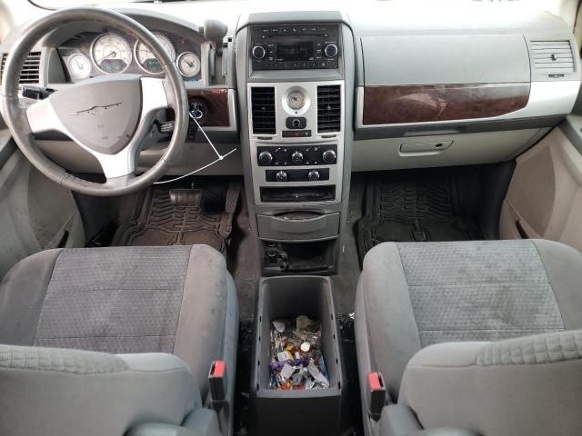 Photo 8 from auction – 2010 CHRYSLER TOWN & COU with VIN 2A4RR5D18AR212773