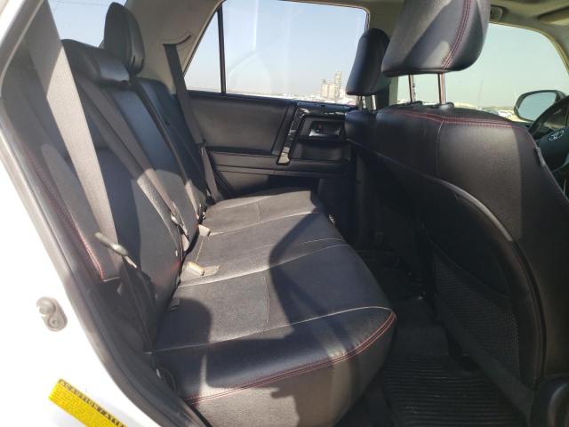 Photo 11 from auction – 2018 TOYOTA 4RUNNER SR with VIN JTEBU5JR7J5545328