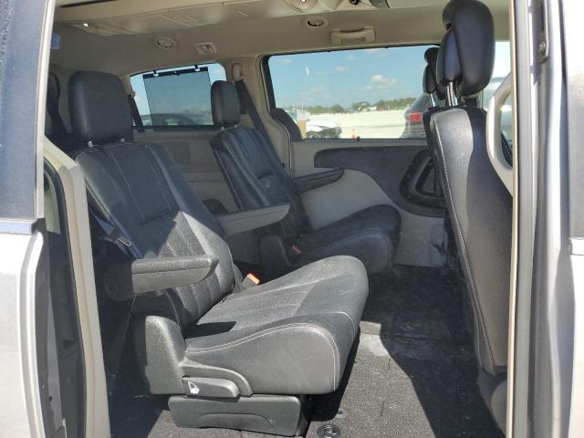 Photo 11 from auction – 2014 CHRYSLER TOWN & COU with VIN 2C4RC1CG0ER377132