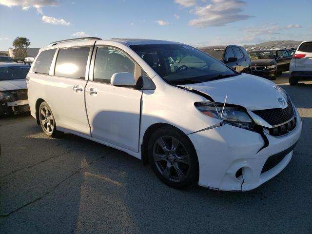 Photo 4 from auction – 2017 TOYOTA SIENNA SE with VIN 5TDXZ3DC2HS880069