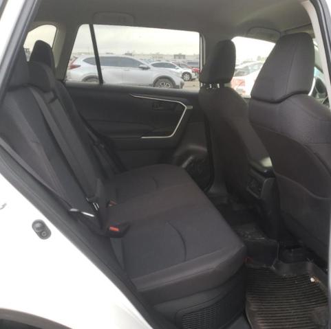 Photo 11 from auction – 2022 TOYOTA RAV4 LE with VIN JTMLWRFV9ND160185