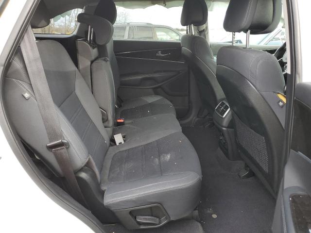 Photo 11 from auction – 2016 KIA SORENTO LX with VIN 5XYPG4A50GG153042