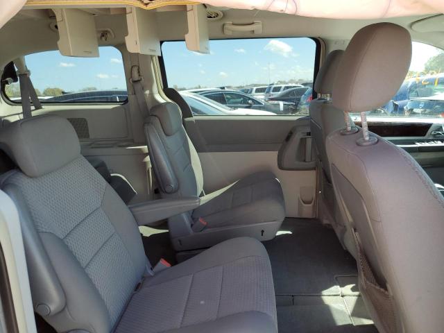Photo 11 from auction – 2010 CHRYSLER TOWN & COU with VIN 2A4RR5D13AR252713