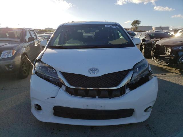 Photo 5 from auction – 2017 TOYOTA SIENNA SE with VIN 5TDXZ3DC2HS880069
