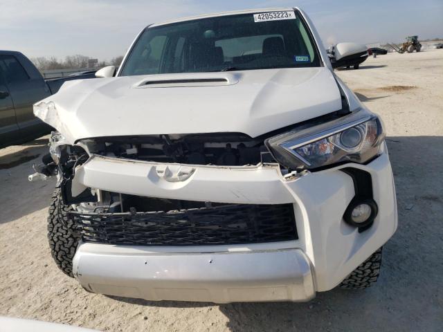 Photo 5 from auction – 2018 TOYOTA 4RUNNER SR with VIN JTEBU5JR7J5545328
