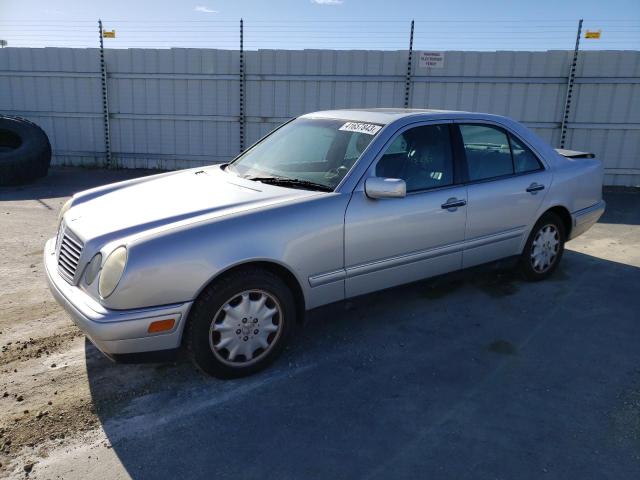 MERCEDES-BENZ E 320 1998 with VIN WDBJF65F4WA630964 - Photo from auction