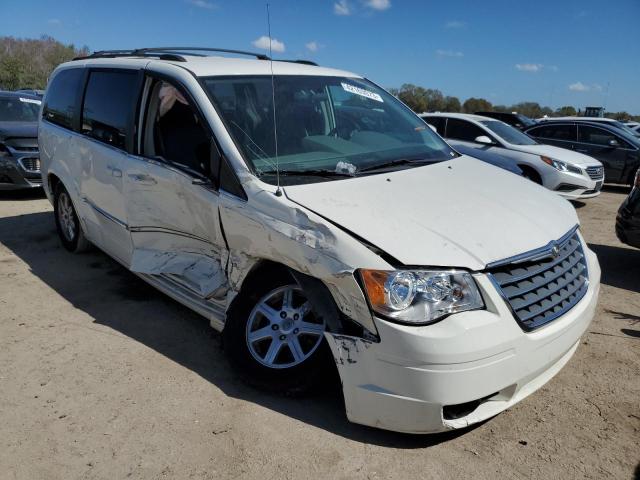 Photo 4 from auction – 2010 CHRYSLER TOWN & COU with VIN 2A4RR5D13AR252713
