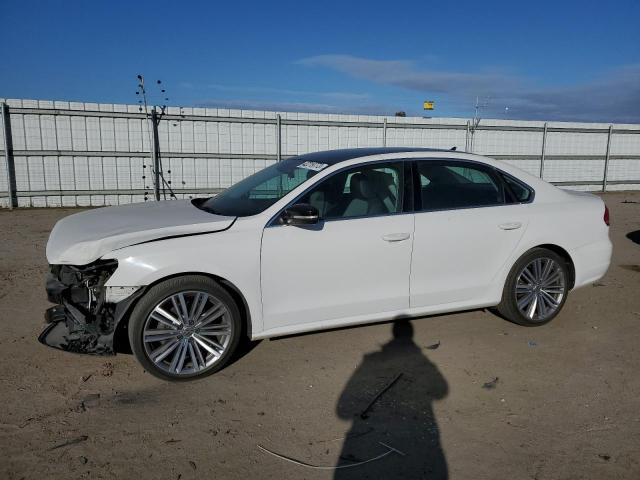 VOLKSWAGEN PASSAT SE 2015 with VIN 1VWBT7A33FC106710 - Photo from auction