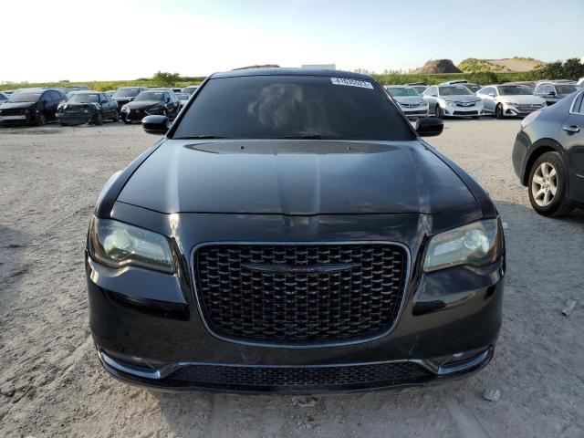 Photo 5 from auction – 2017 CHRYSLER 300 LIMITE with VIN 2C3CCAAGXHH577443