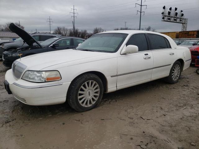 LINCOLN TOWN CAR E 2004 with VIN 1LNHM81W84Y610126 - Photo from auction