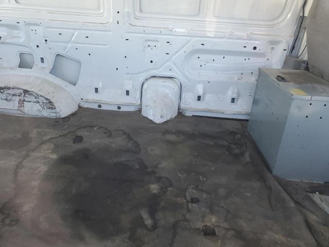 Photo 11 from auction – 2000 FORD ECONOLINE with VIN 1FTNE2422YHB82957