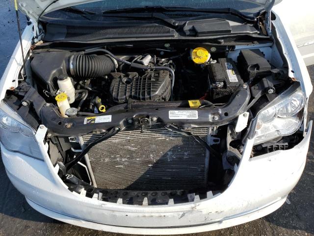 Photo 12 from auction – 2016 CHRYSLER TOWN & COU with VIN 2C4RC1BG2GR289347