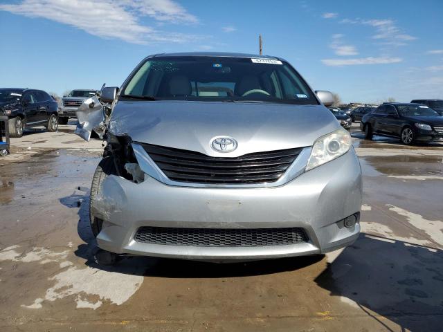 Photo 5 from auction – 2013 TOYOTA SIENNA LE with VIN 5TDKK3DC3DS401134