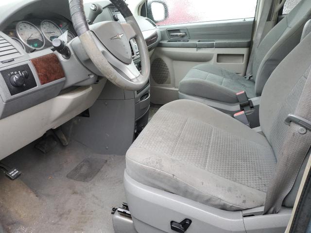 Photo 7 from auction – 2010 CHRYSLER TOWN & COU with VIN 2A4RR2D16AR357390