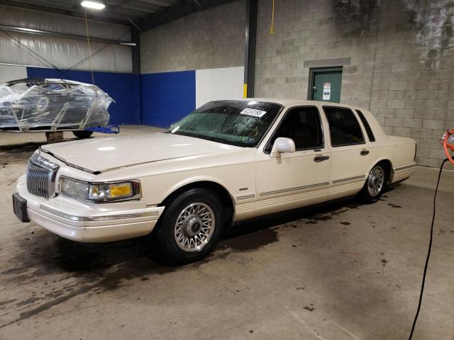 LINCOLN TOWN CAR E 1996 with VIN 1LNLM81W6TY679597 - Photo from auction