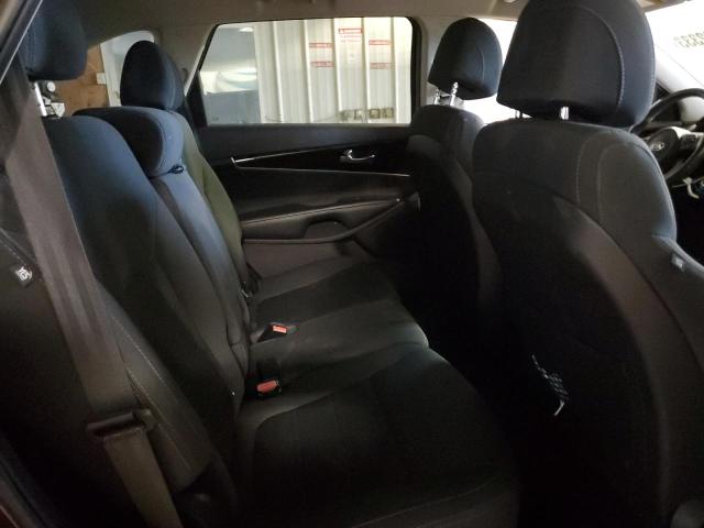 Photo 10 from auction – 2017 KIA SORENTO LX with VIN 5XYPGDA53HG302867