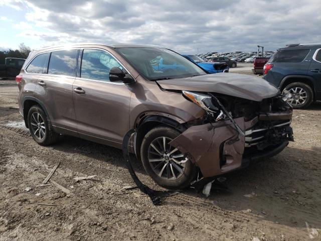 Photo 4 from auction – 2018 TOYOTA HIGHLANDER with VIN 5TDJZRFH5JS881496