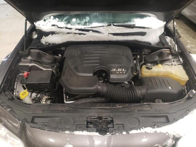 Photo 11 from auction – 2015 CHRYSLER 300C PLATI with VIN 2C3CCASG0FH736451