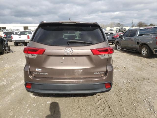 Photo 6 from auction – 2018 TOYOTA HIGHLANDER with VIN 5TDJZRFH5JS881496