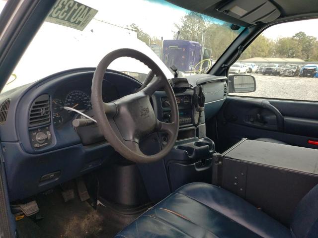 Photo 8 from auction – 2001 CHEVROLET ASTRO with VIN 1GCDM19W81B147921