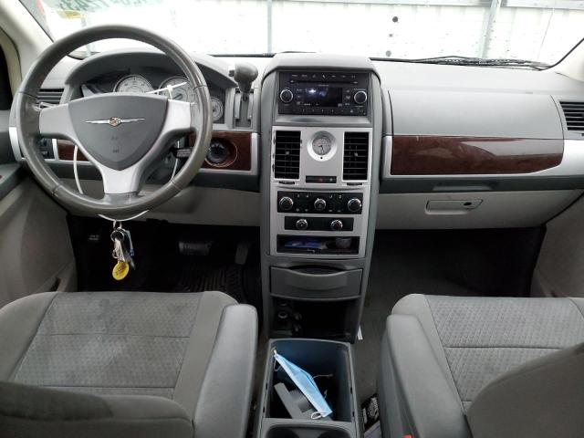 Photo 8 from auction – 2010 CHRYSLER TOWN & COU with VIN 2A4RR5D19AR334381