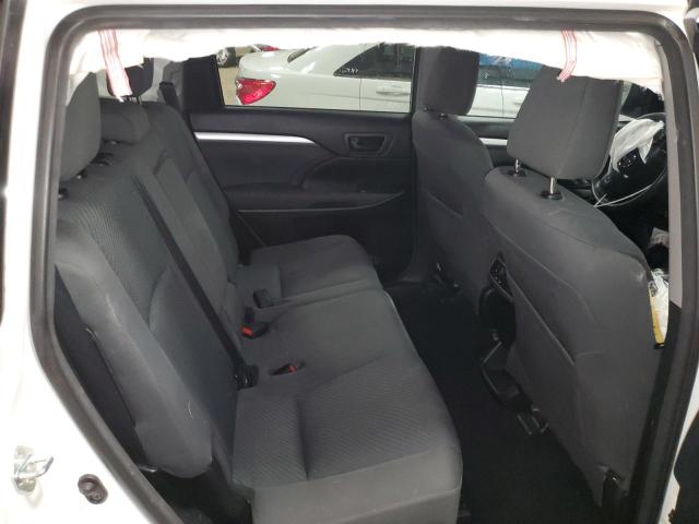 Photo 11 from auction – 2015 TOYOTA HIGHLANDER with VIN 5TDBKRFH9FS221283