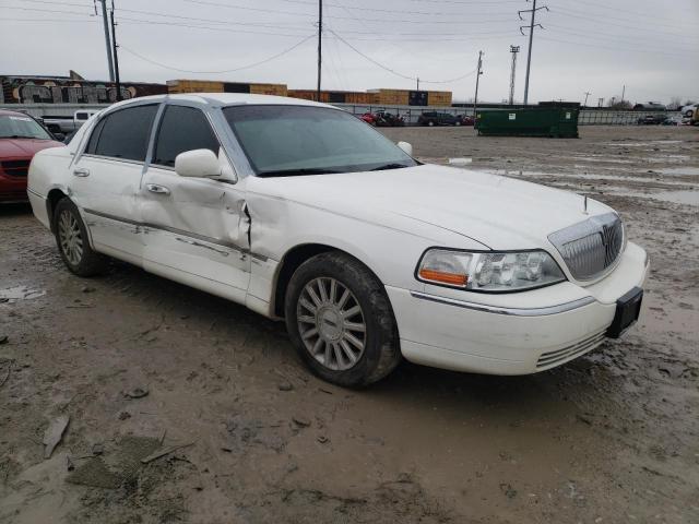 Photo 4 from auction – 2004 LINCOLN TOWN CAR E with VIN 1LNHM81W84Y610126