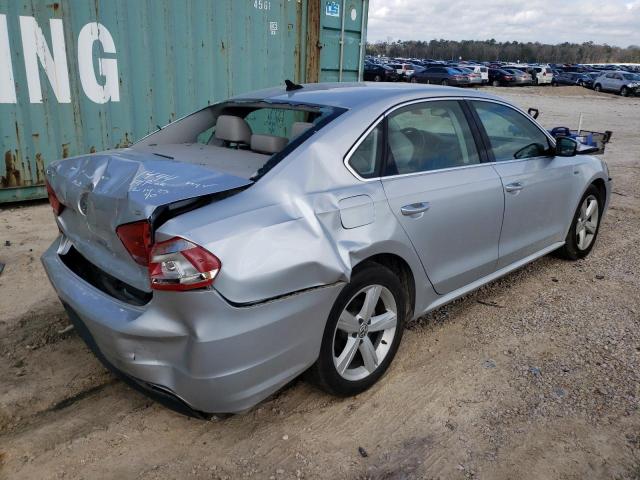 Photo 3 from auction – 2015 VOLKSWAGEN PASSAT S with VIN 1VWAT7A36FC119334