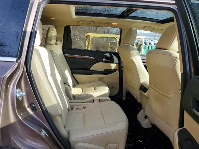 Photo 11 from auction – 2017 TOYOTA HIGHLANDER with VIN 5TDDZRFH3HS379089